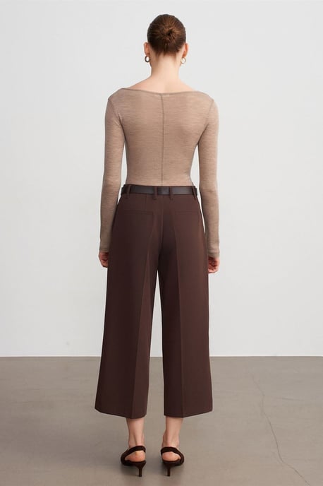 Hoch taillierte, mit Gürtel ausgestattete Crepe-Culottes - Image 2