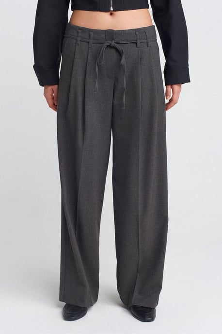 Hochtaillierte Plissierte Crepe-Hose mit weitem Bein - Image 3