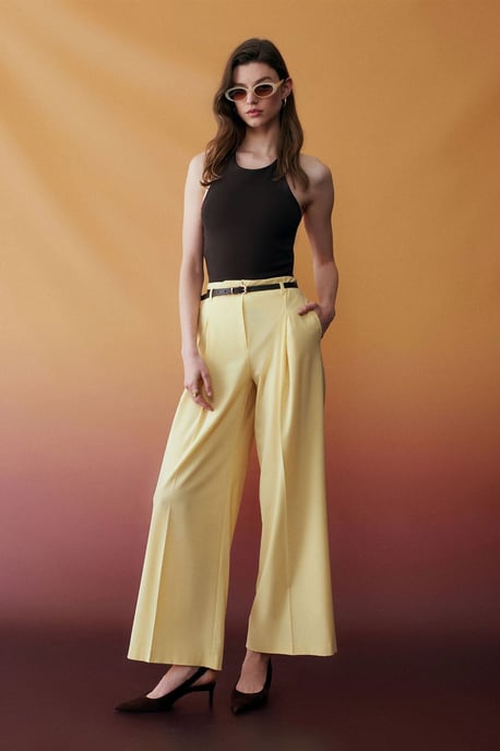 Damen Weitbeinige Crepe-Hose mit Gürtel - Image 1