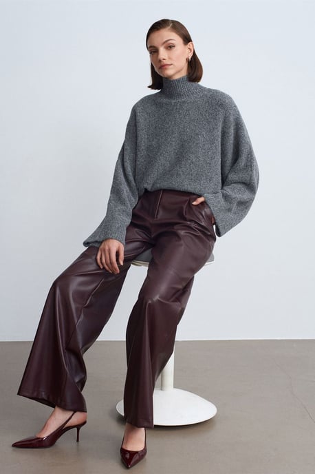 Hochtaillierte Weitbeinige Kunstlederhose - Image 4