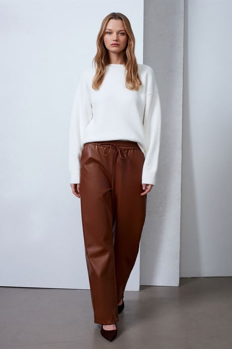 Damen weit geschnittene Kunstlederhose - Image 4