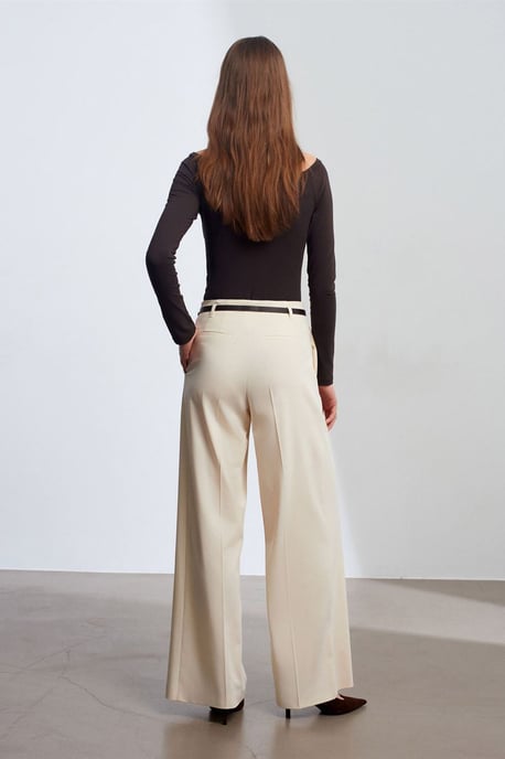 Damenweite Crepe-Hose mit Gürtel - Image 2