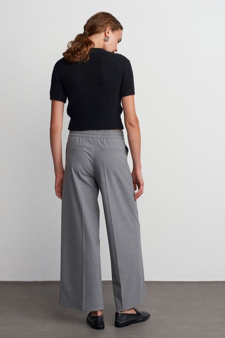 Weite Crepe-Hosen mit Kordelzugbund - Image 2