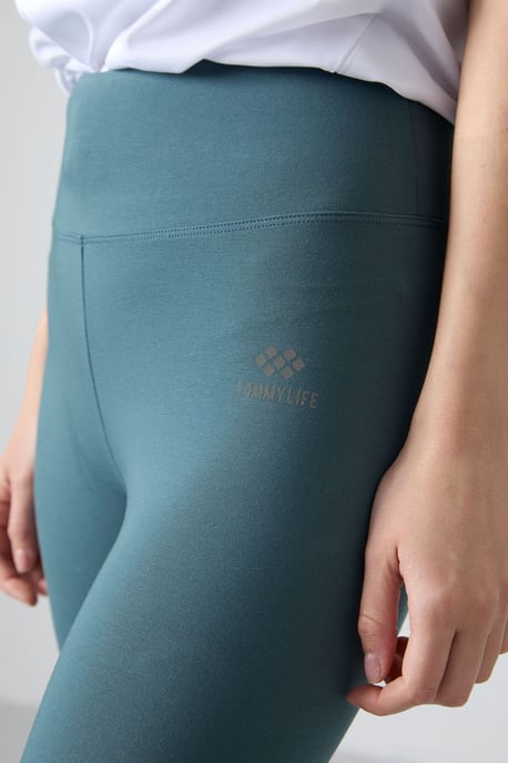 Hochtaillierte Capri-Leggings - Image 3