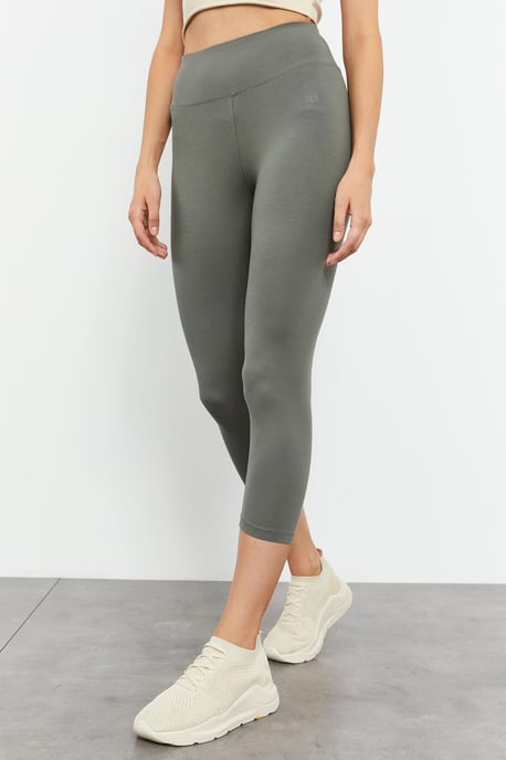 Hochtaillierte Capri-Leggings - Image 2