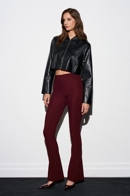 Hochtaillante Flared Leggings mit Knopfdetails - Image 2