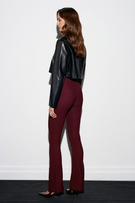 Hochtaillante Flared Leggings mit Knopfdetails - Image 3