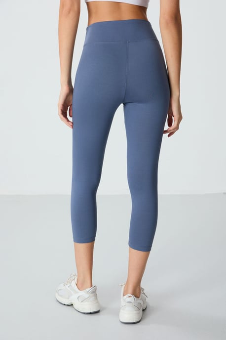 Hochtaillierte Capri-Leggings - Image 5