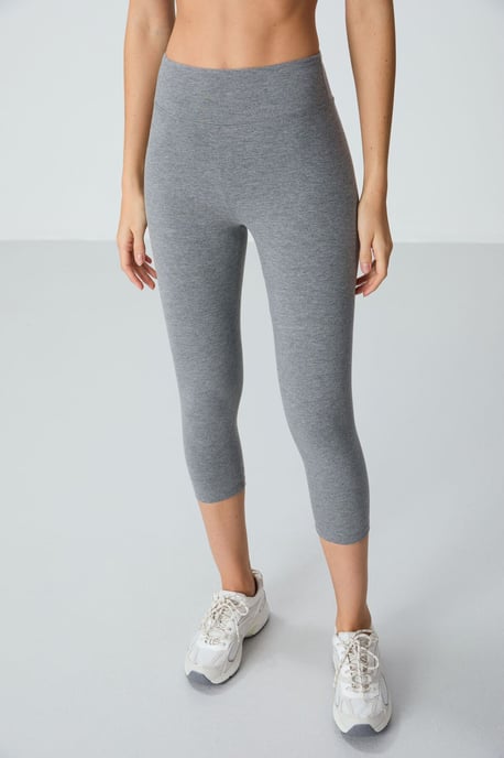 Hochtaillierte Capri-Leggings - Image 3