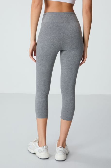 Hochtaillierte Capri-Leggings - Image 5