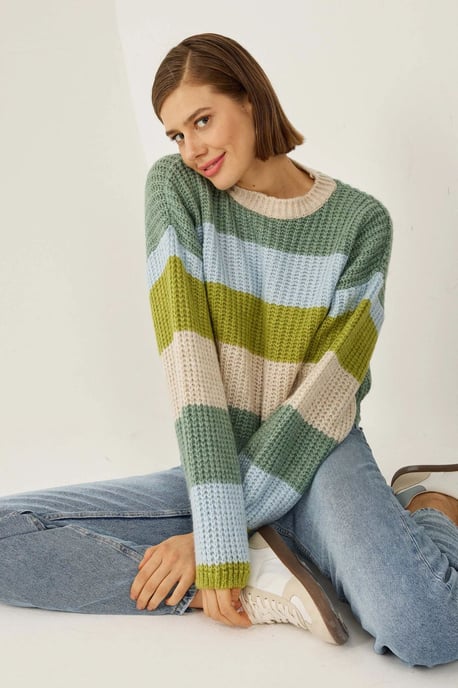 Lässiger gestreifter Pullover - Image 6