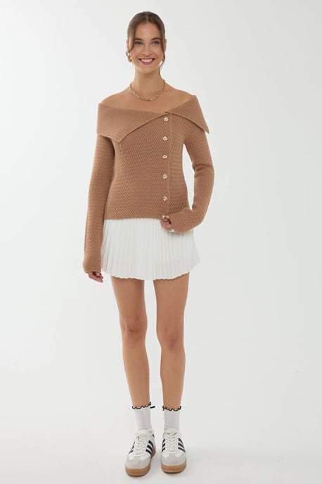 Schulterfreier Pullover mit Knopfdetails - Image 4