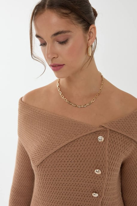 Schulterfreier Pullover mit Knopfdetails - Image 5
