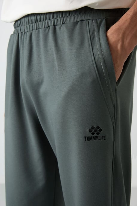 Herren Mid-Waist Weitbeinige Capri-Shorts - Image 3