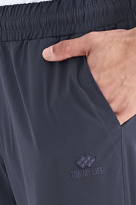 Herren Regular-Fit Weite Shorts - Image 4