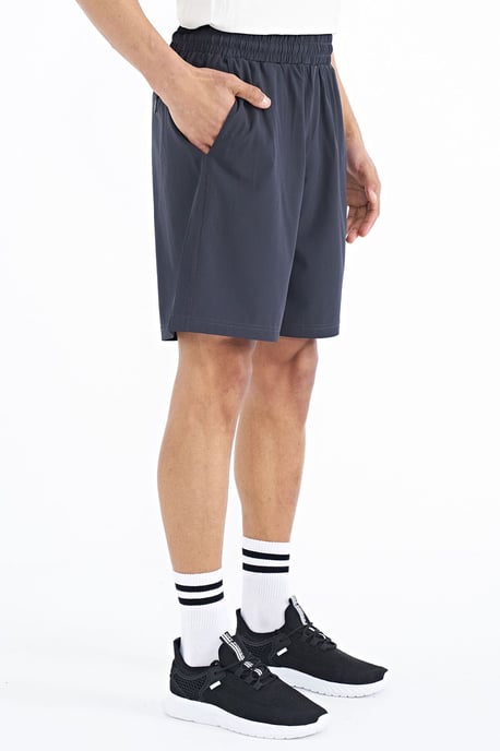 Herren Regular-Fit Weite Shorts - Image 5