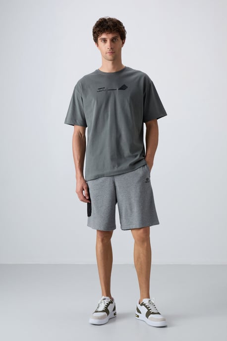 Herren Cargo-Shorts mit weitem Bein - Image 1