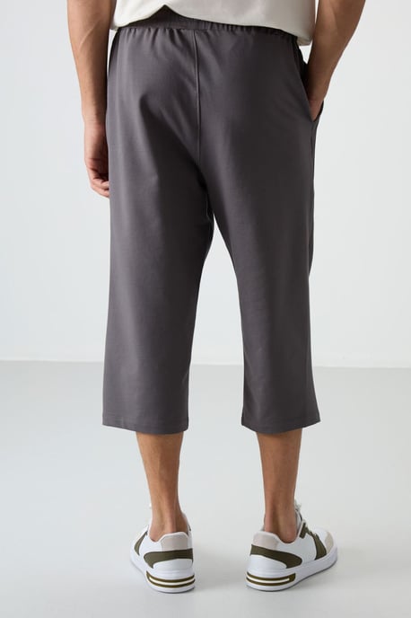 Herren Mid-Waist Weitbeinige Capri-Shorts - Image 5