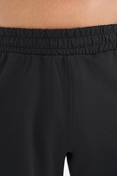 Herren Sweatshorts aus solidem Strick - Image 5
