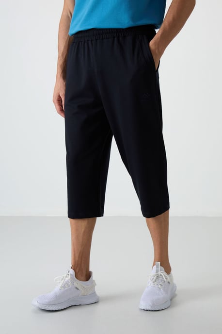 Herren Capri Shorts mit weitem Bein in Mittelhöhe - Image 2