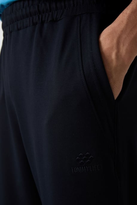 Herren Capri Shorts mit weitem Bein in Mittelhöhe - Image 3