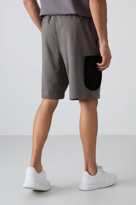 Herren Cargo Shorts mit weitem Bein - Image 4