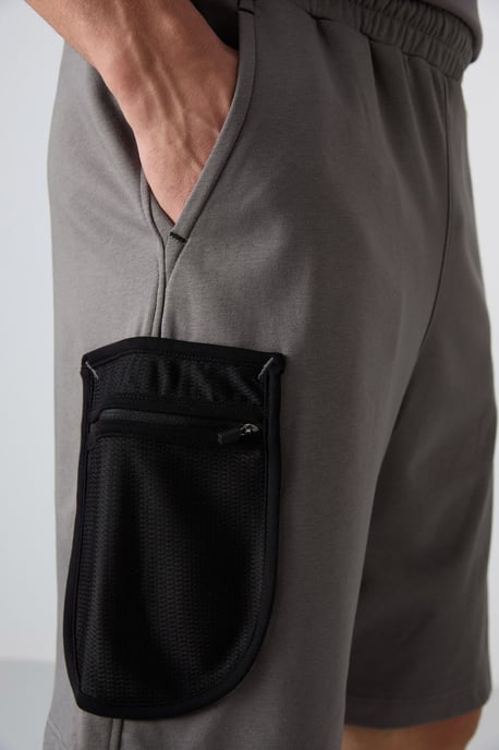 Herren Cargo Shorts mit weitem Bein - Image 6