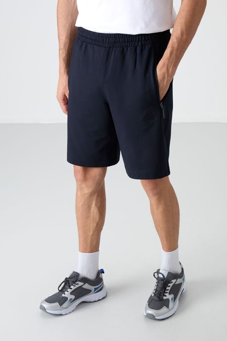 Herren Sweatshorts mit regulärer Passform - Image 2