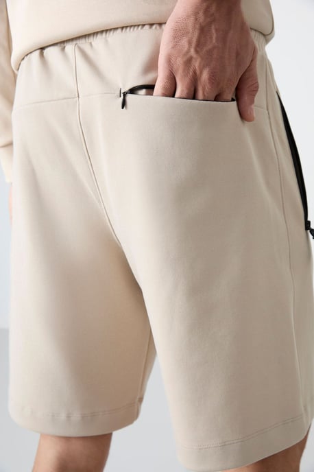 Herren Sweatshorts in regulärer Passform aus Strick - Image 6