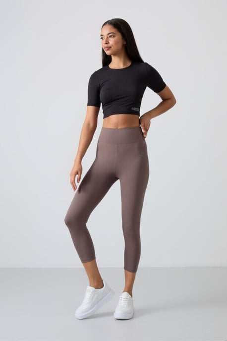 Hochtaillierte Capri-Sportleggings - Image 2