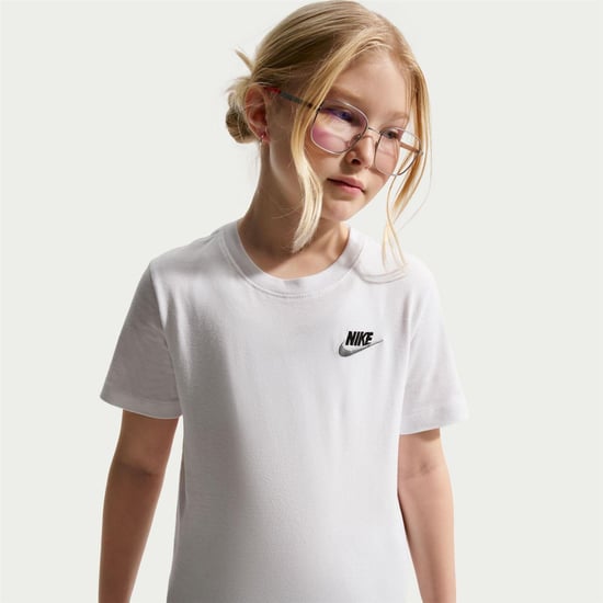 Nike - "Futura" T-Shirt für Kinder, Regulär (Weiß/Schwarz) - Image 1