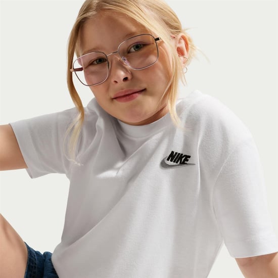 Nike - "Futura" T-Shirt für Kinder, Regulär (Weiß/Schwarz) - Image 3