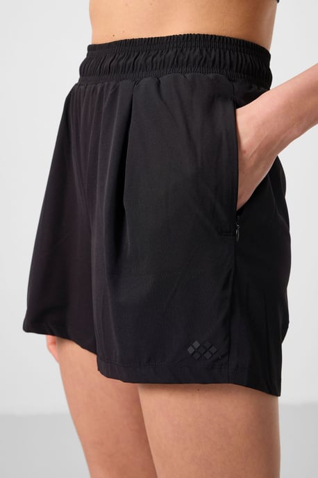 Hochtaillierte Strickshorts - Image 3