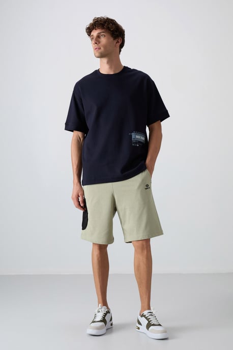 Herren Cargo-Shorts mit weitem Bein - Image 1