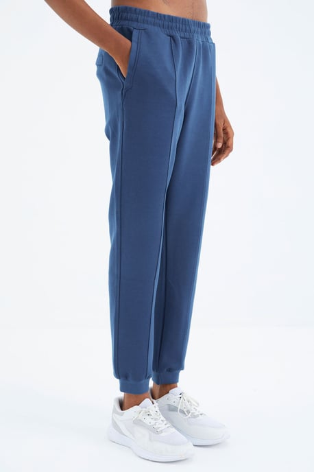 Herren Regular-Fit 3-Nadel Fleece Sweatpants - Image 5