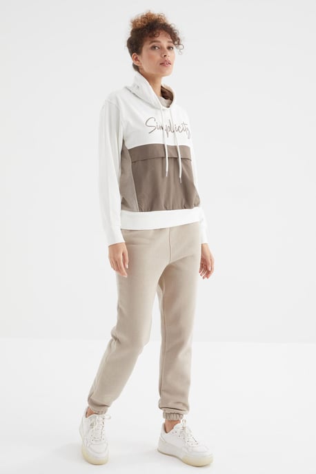 Hochtaillierte Fleece-Jogginghose für Damen - Image 6