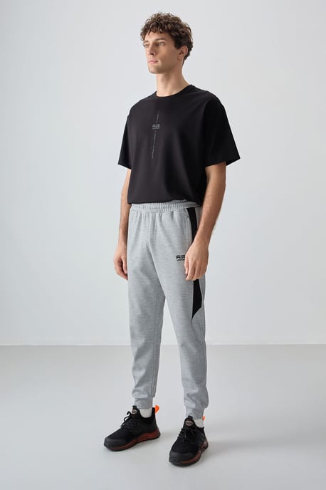 Herren Fleece-Sweatpants in normaler Passform - Image 2