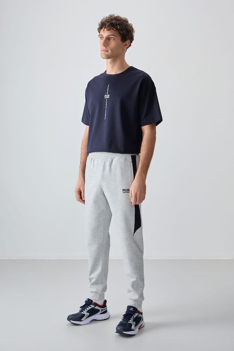 Herren Fleece-Sweatpants im Regular Fit - Image 1