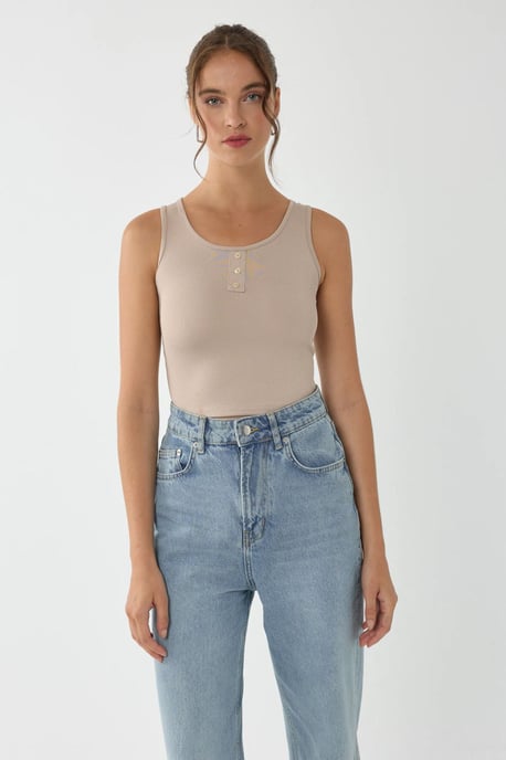 Basic-Button-Detailiert Cropped Top - Image 5