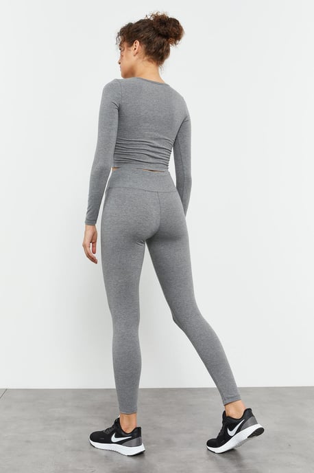 Slim-Fit Langarm-Crop-Top - Image 5