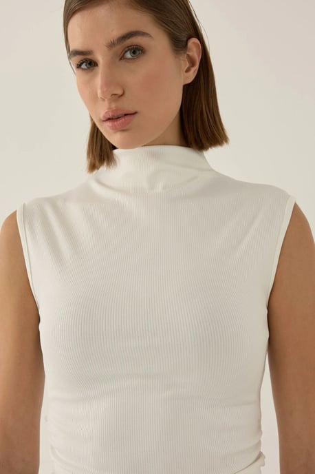 Faltenshirt mit halbem Rollkragen - Image 5