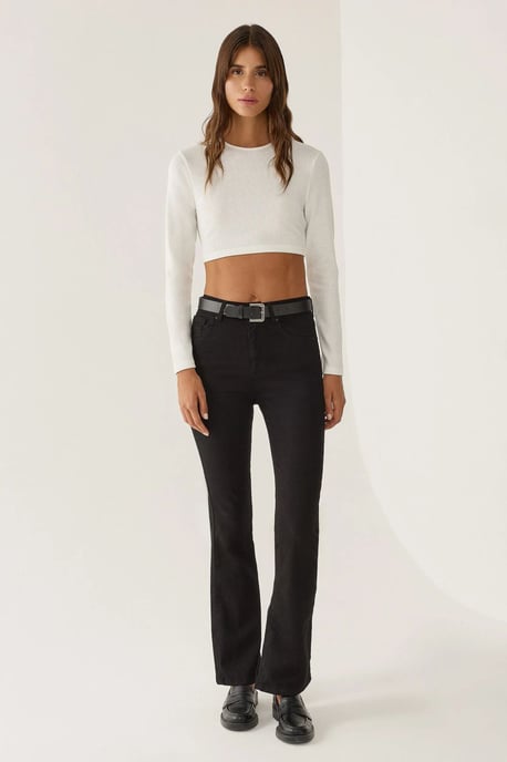 Eng anliegendes Crop-Top - Image 3