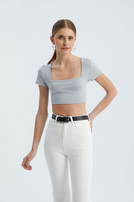 Quadratisches Neck Basic Crop Top - Image 2