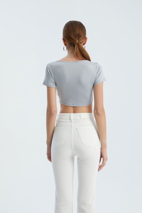 Quadratisches Neck Basic Crop Top - Image 4