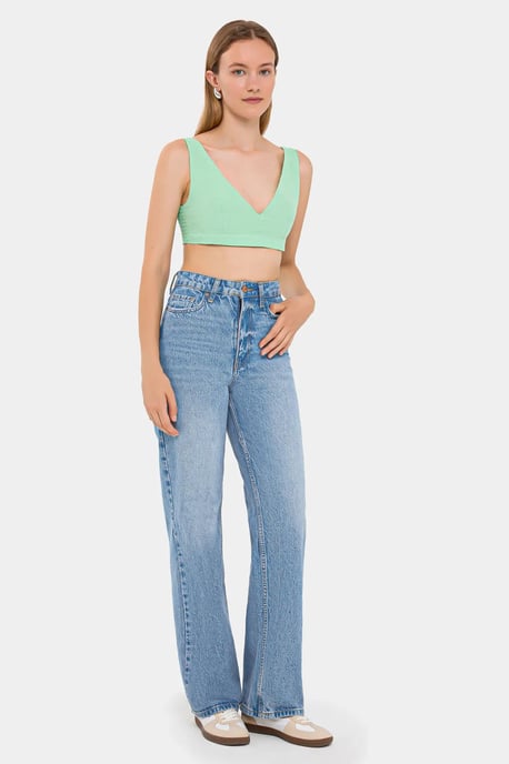 V-Ausschnitt ärmelloses gewebtes Crop-Top - Image 3