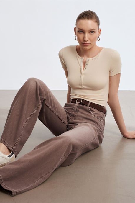 Hochtaillierte weit geschnittene Baumwoll-Jeans - Image 4