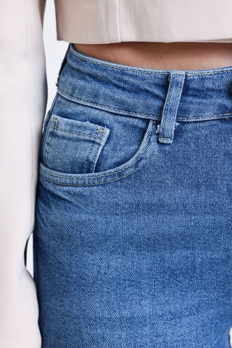 Hochtaillierte Bootcut-Jeans - Image 5