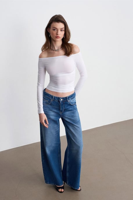 Tief geschnittene weitbeinige Baumwoll-Denim-Jeans - Image 1
