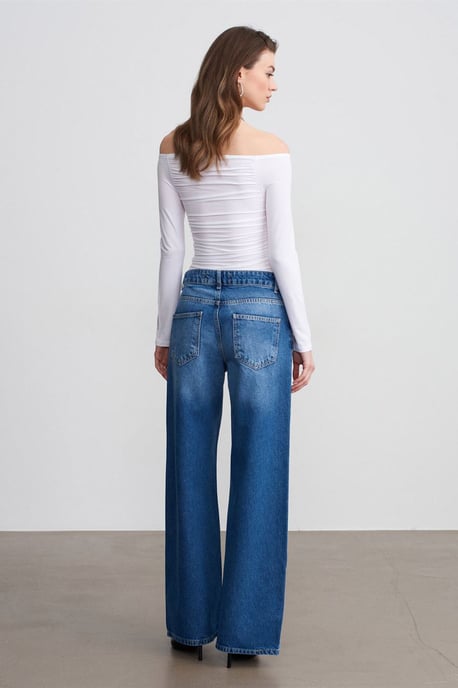 Tief geschnittene weitbeinige Baumwoll-Denim-Jeans - Image 2
