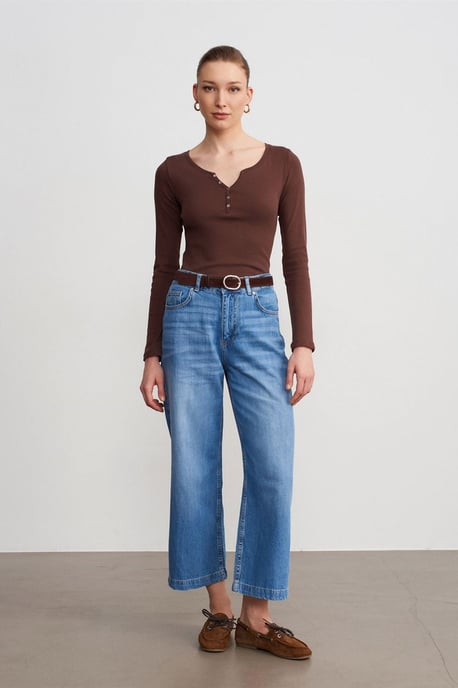 Hochtaillierte Weitbein-Jeans - Image 1